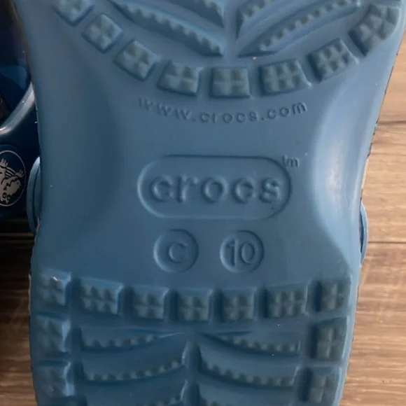 Toddler Boys Shark CROCS Sz 10 - Picture 5 of 5